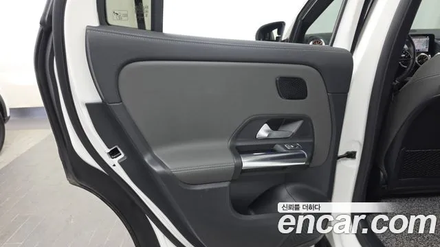 Mercedes-Benz EQA — фото 25