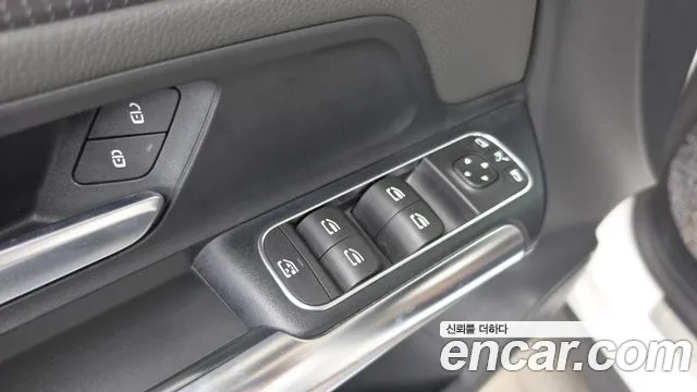 Mercedes-Benz EQA — фото 27