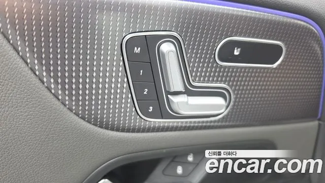 Mercedes-Benz EQA — фото 28