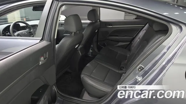 Hyundai Avante — фото 11