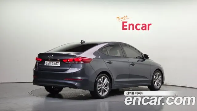 Hyundai Avante — фото 2