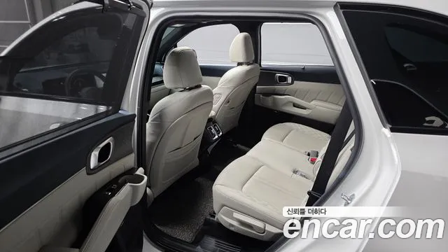 Kia Sorento — фото 11
