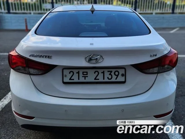 Hyundai Avante — фото 2