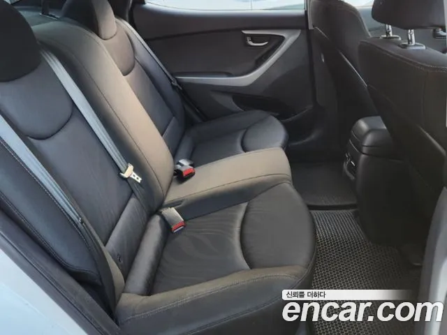 Hyundai Avante — фото 7