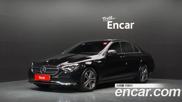 Mercedes-Benz E-Class — фото 1