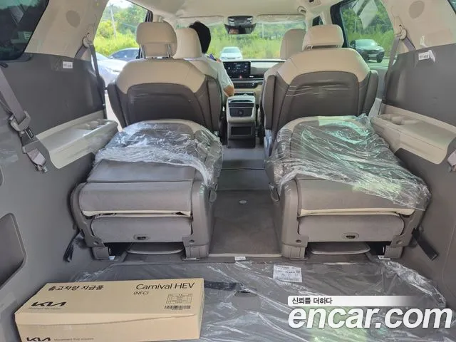 Kia Carnival — фото 11