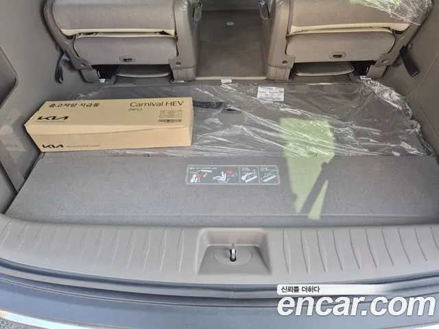Kia Carnival — фото 12