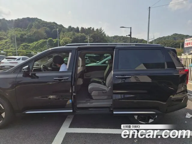 Kia Carnival — фото 15