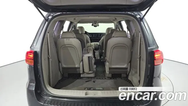 Kia Carnival — фото 20
