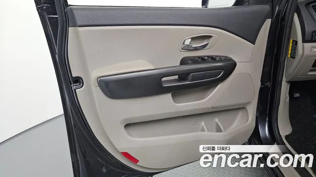 Kia Carnival — фото 25