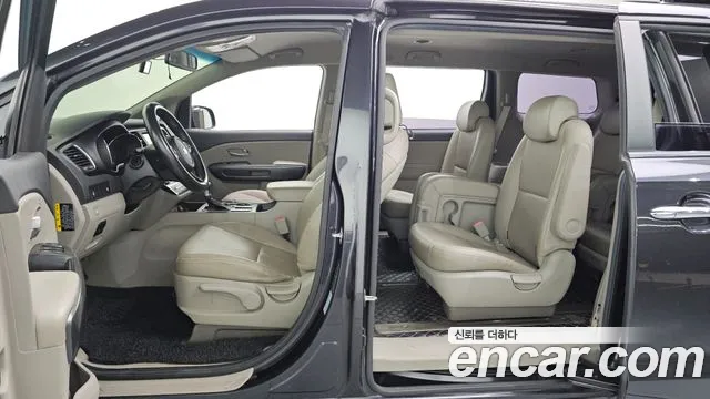Kia Carnival — фото 26