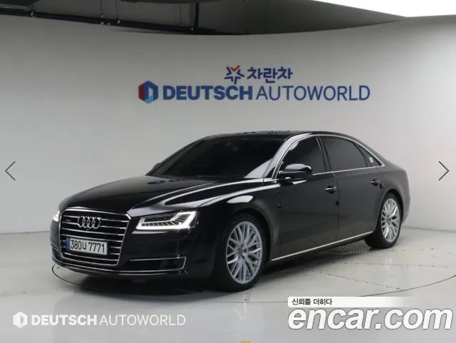 Audi A8 — фото 1