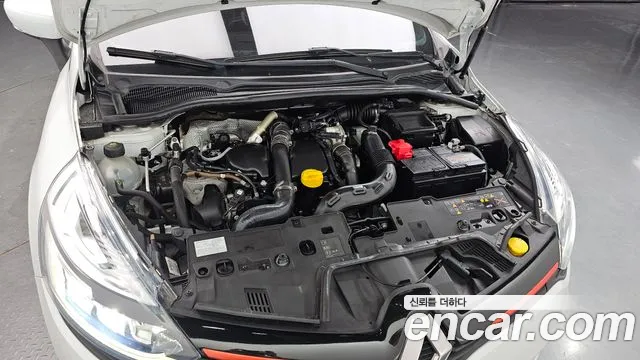 Renault Clio — фото 6