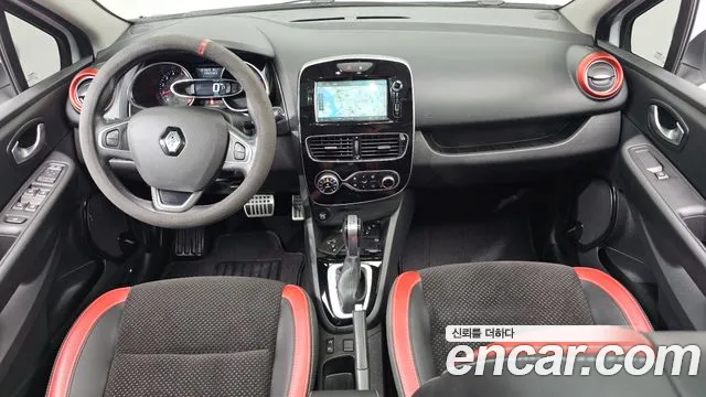 Renault Clio — фото 7