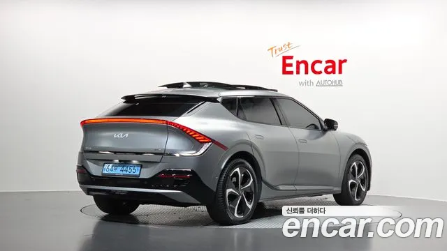 Kia EV6 — фото 1