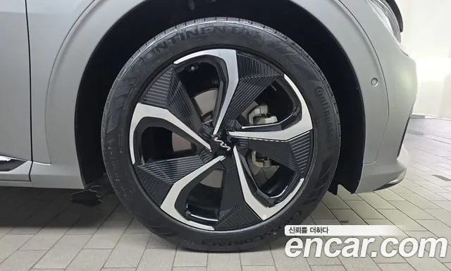 Kia EV6 — фото 21