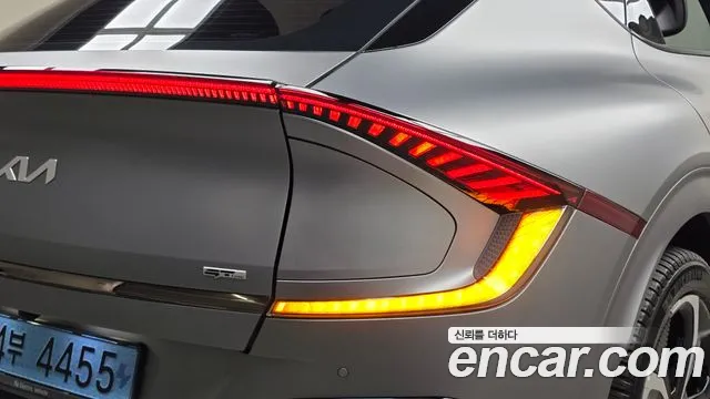 Kia EV6 — фото 23