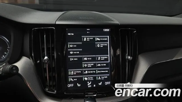 Volvo XC60 — фото 16