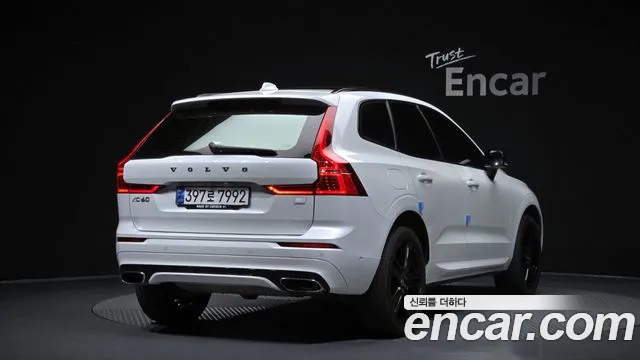 Volvo XC60 — фото 2