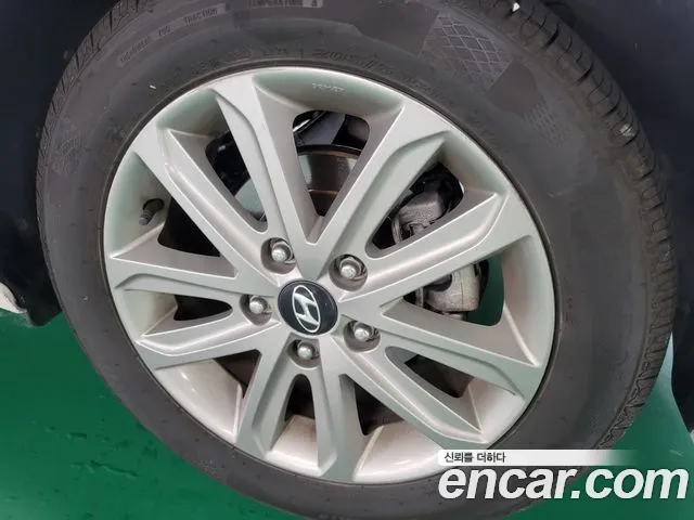 Hyundai Avante — фото 17