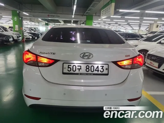 Hyundai Avante — фото 4
