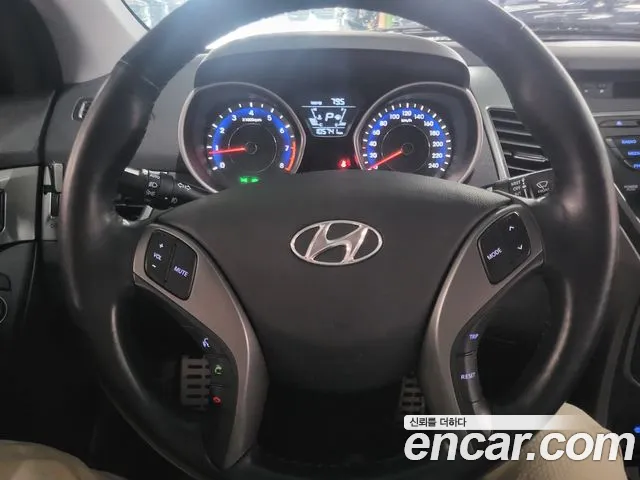 Hyundai Avante — фото 6