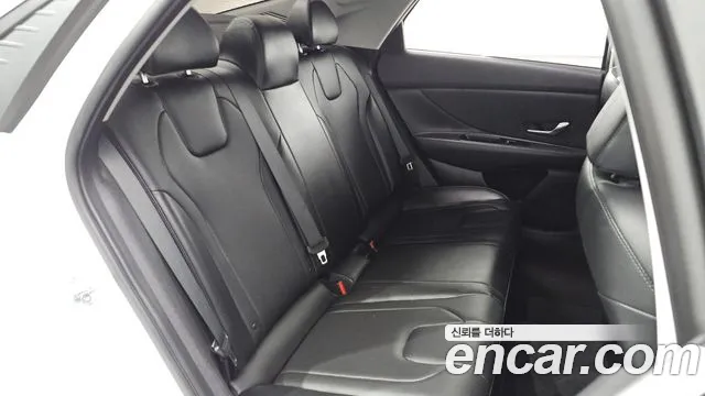 Hyundai Avante — фото 16