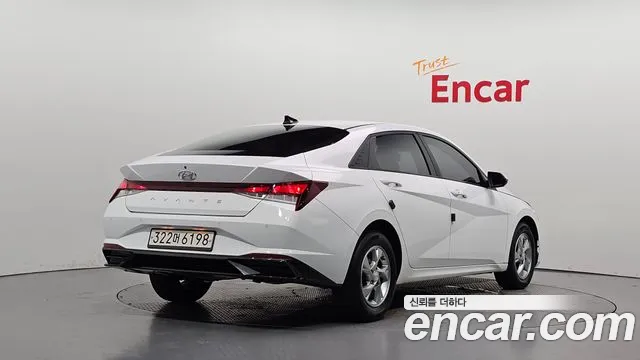 Hyundai Avante — фото 2