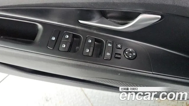 Hyundai Avante — фото 27