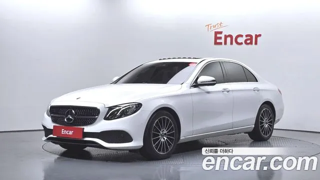 Mercedes-Benz E-Class — фото 1