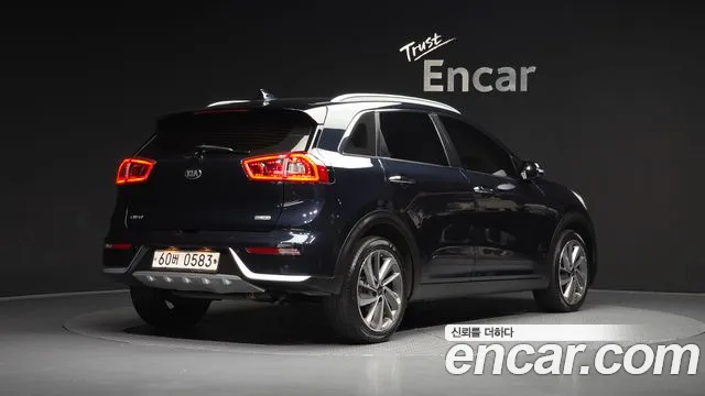 Kia Niro — фото 1