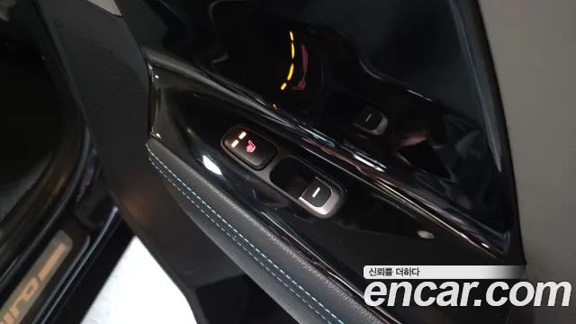 Kia Niro — фото 18