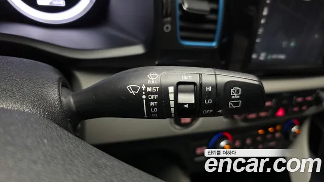 Kia Niro — фото 28