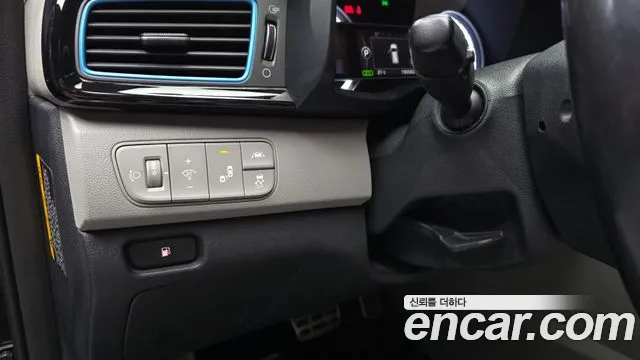 Kia Niro — фото 29