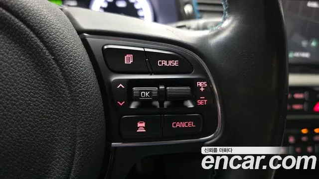 Kia Niro — фото 30