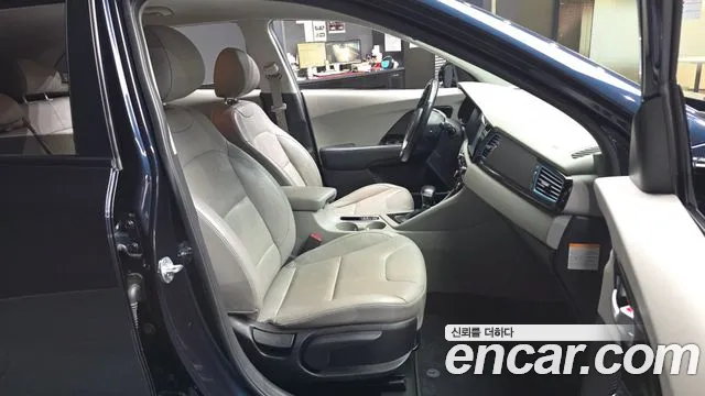 Kia Niro — фото 10
