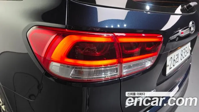 Kia Sorento — фото 23