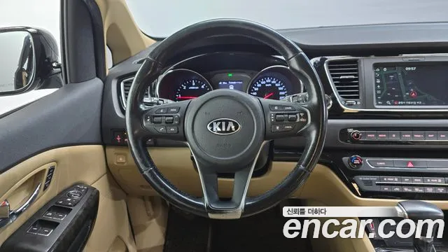 Kia Carnival — фото 13