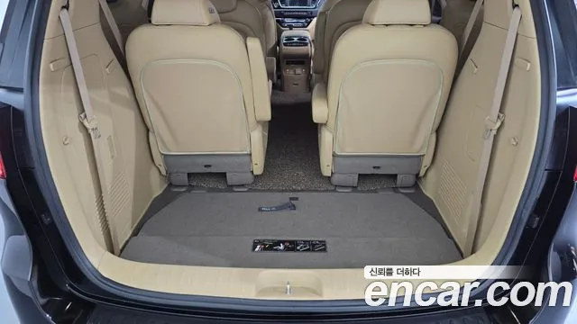 Kia Carnival — фото 17