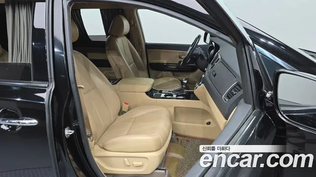 Kia Carnival — фото 26