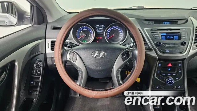 Hyundai Avante — фото 11