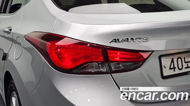 Hyundai Avante — фото 23