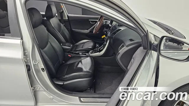 Hyundai Avante — фото 9