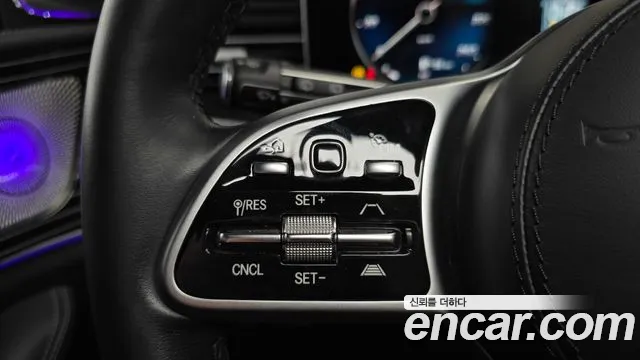 Mercedes-Benz GLS-Class — фото 17