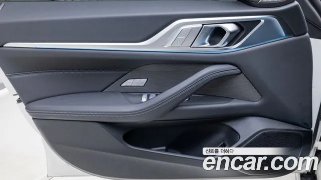 BMW i4 — фото 14