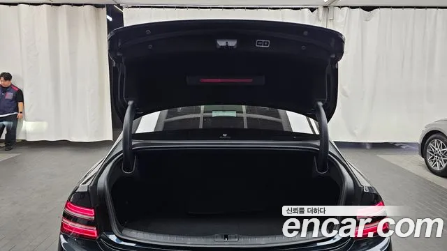 Genesis G80 — фото 16