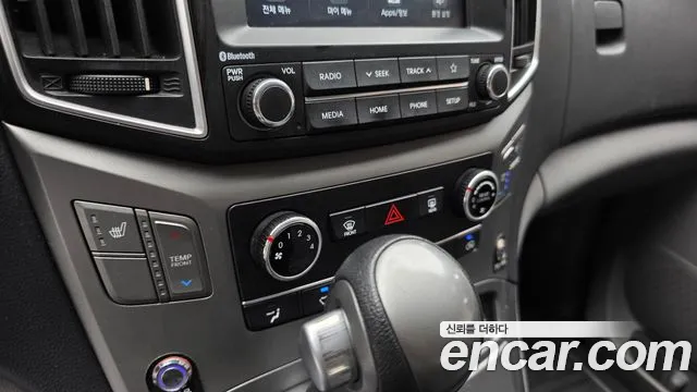 Hyundai Starex — фото 17