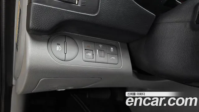 Hyundai Starex — фото 19