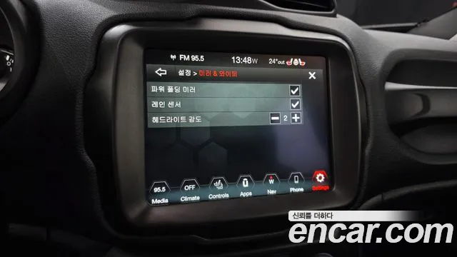 Jeep Renegade — фото 15