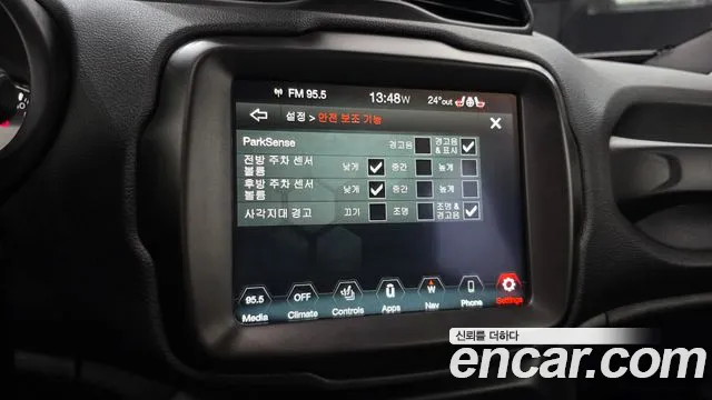 Jeep Renegade — фото 16